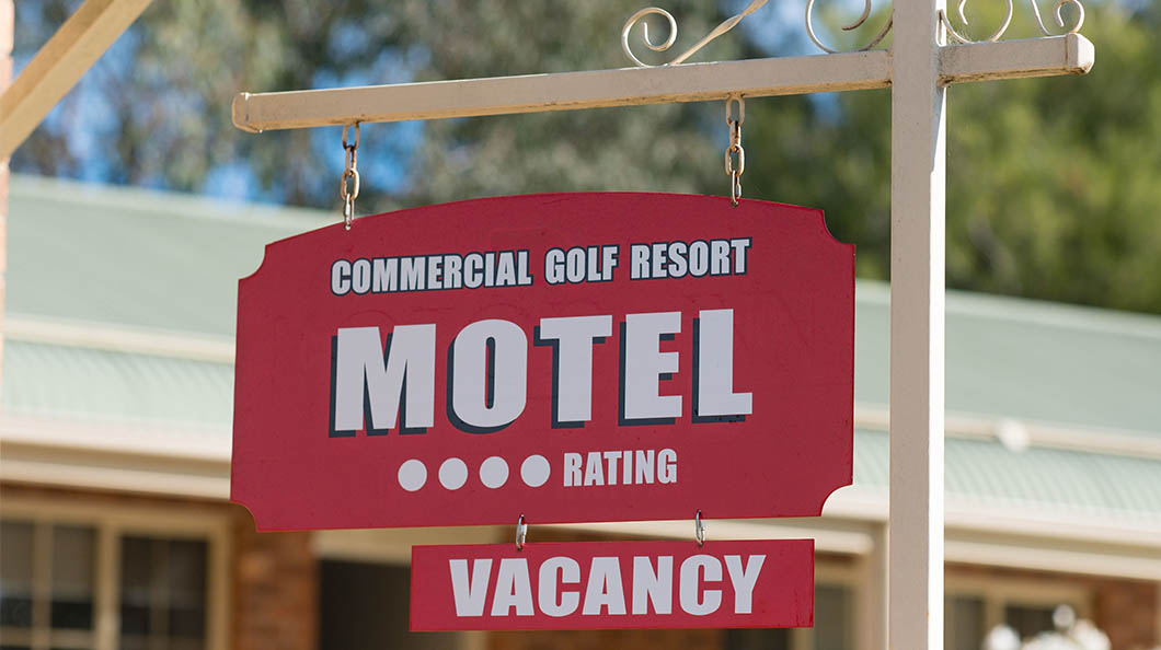 Gold Motel_0006_Commercial Golf Resort-DALL1215